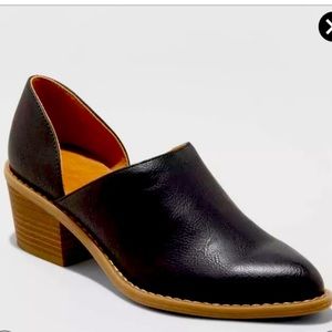 NEW Universal Thread Heeled Loafer